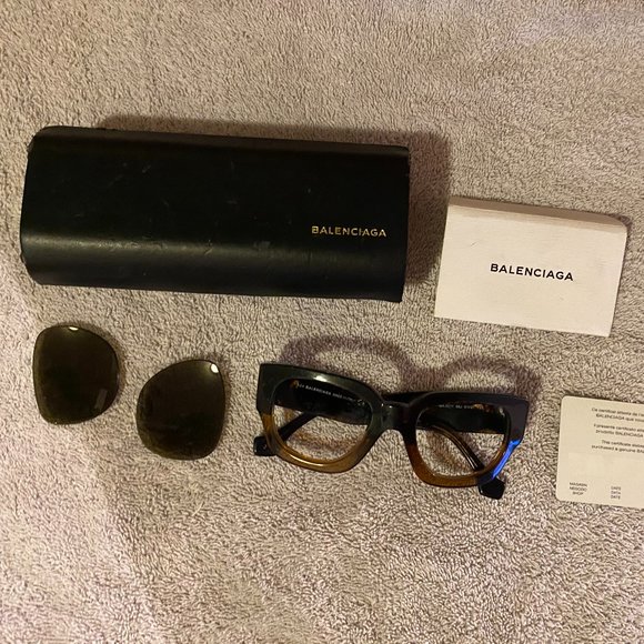 Women's Balenciaga BA0011 Cat Eye Black Sunglasses w/ Lenses & Cert of Authentic - Picture 1 of 6
